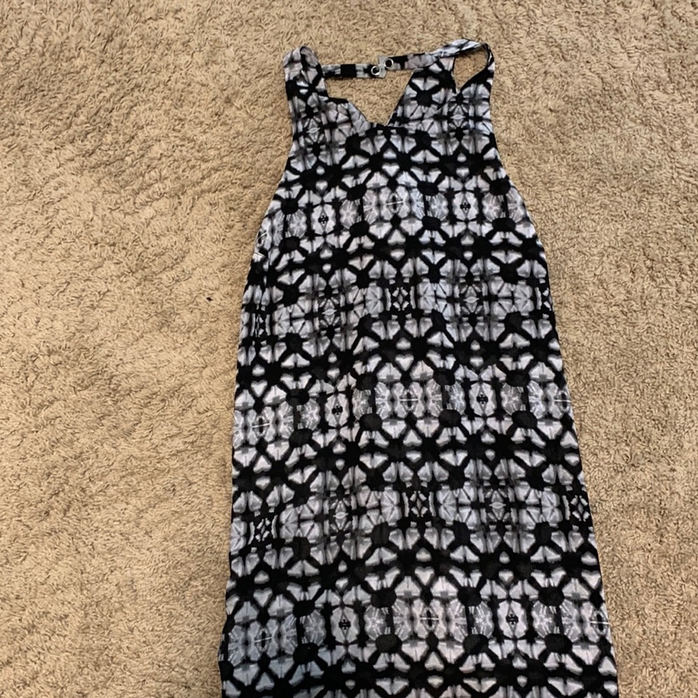 Sanctuary sleeveless top with crossover ( open)back detail size S